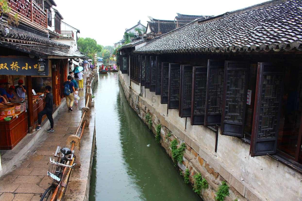 林黛玉的出身究竟有多好?若是父母健在,怎么排也轮不到贾宝玉!